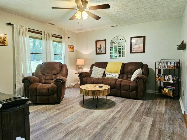 11 Pretty Ridge Road, Wellington, KY 40387