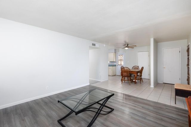 280 N Lillie, Dinuba, CA 93618