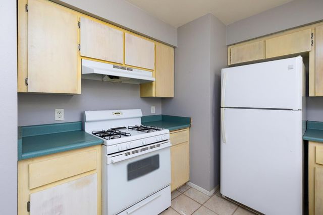 280 N Lillie, Dinuba, CA 93618