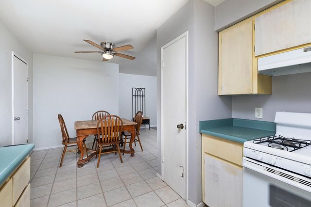 280 N Lillie, Dinuba, CA 93618