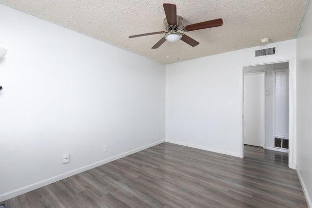 280 N Lillie, Dinuba, CA 93618