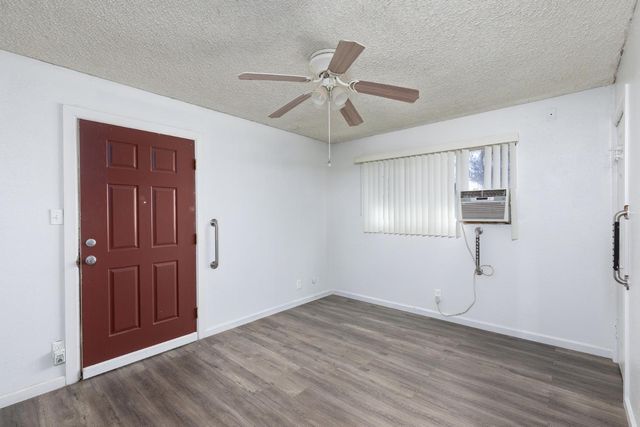 280 N Lillie, Dinuba, CA 93618