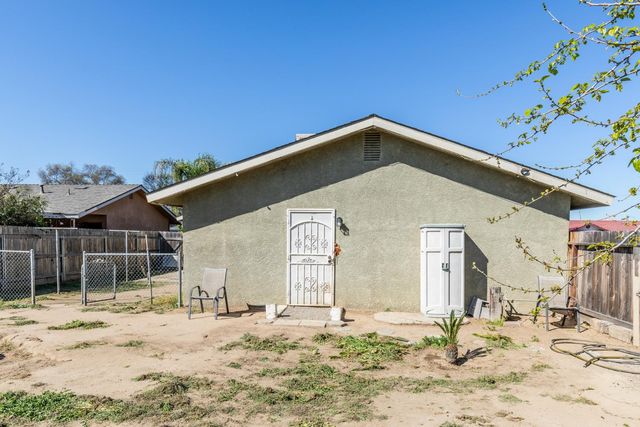 280 N Lillie, Dinuba, CA 93618