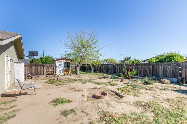 280 N Lillie, Dinuba, CA 93618