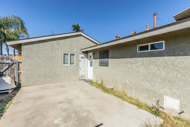 280 N Lillie, Dinuba, CA 93618