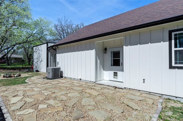 210 Stevens Street, Bridgeport, TX 76426