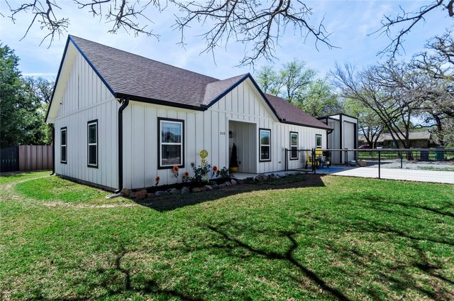 210 Stevens Street, Bridgeport, TX 76426