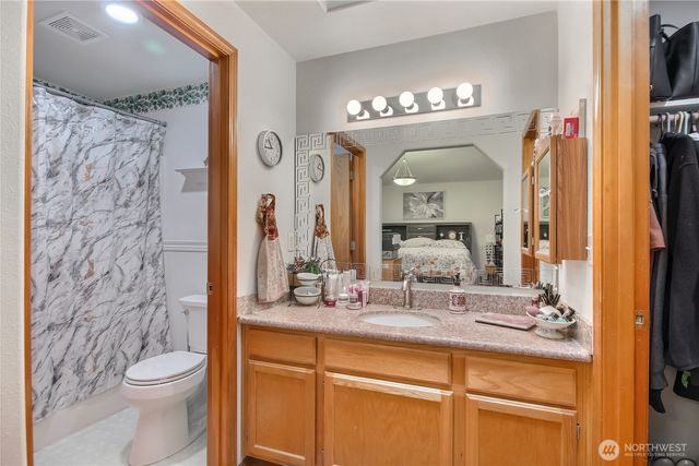 6540 3rd Way SE, Lacey, WA 98503