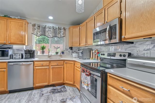 6540 3rd Way SE, Lacey, WA 98503