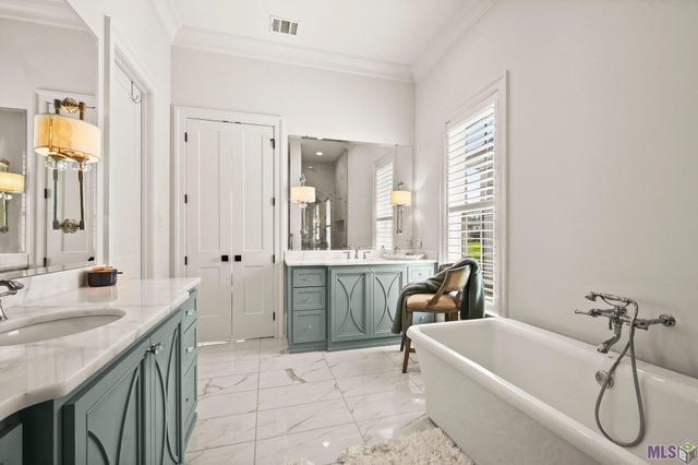 8343 Hattic St, Saint George, LA 70817