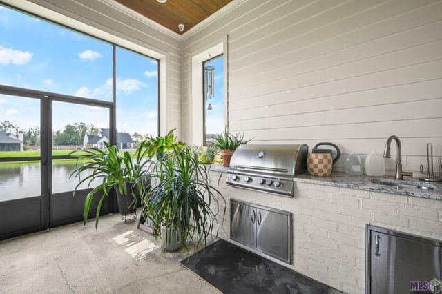 8343 Hattic St, Saint George, LA 70817