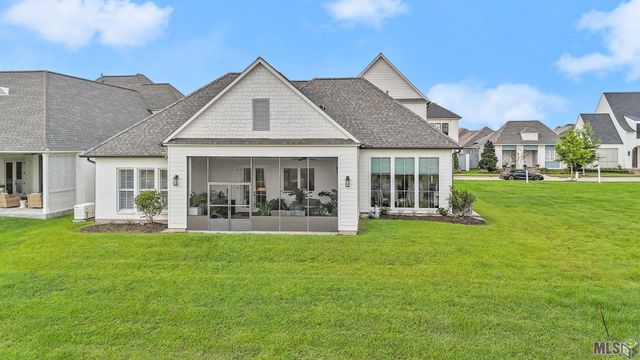 8343 Hattic St, Saint George, LA 70817