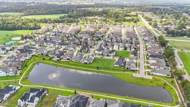 8343 Hattic St, Saint George, LA 70817