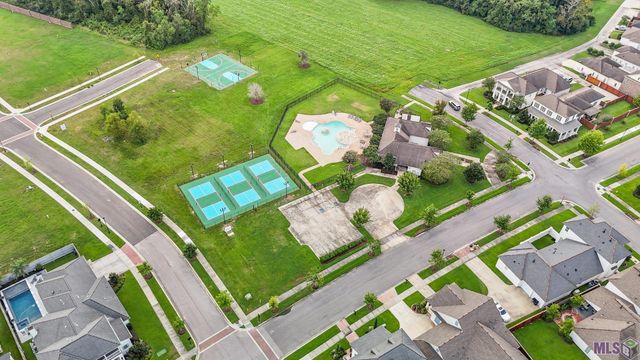 8343 Hattic St, Saint George, LA 70817