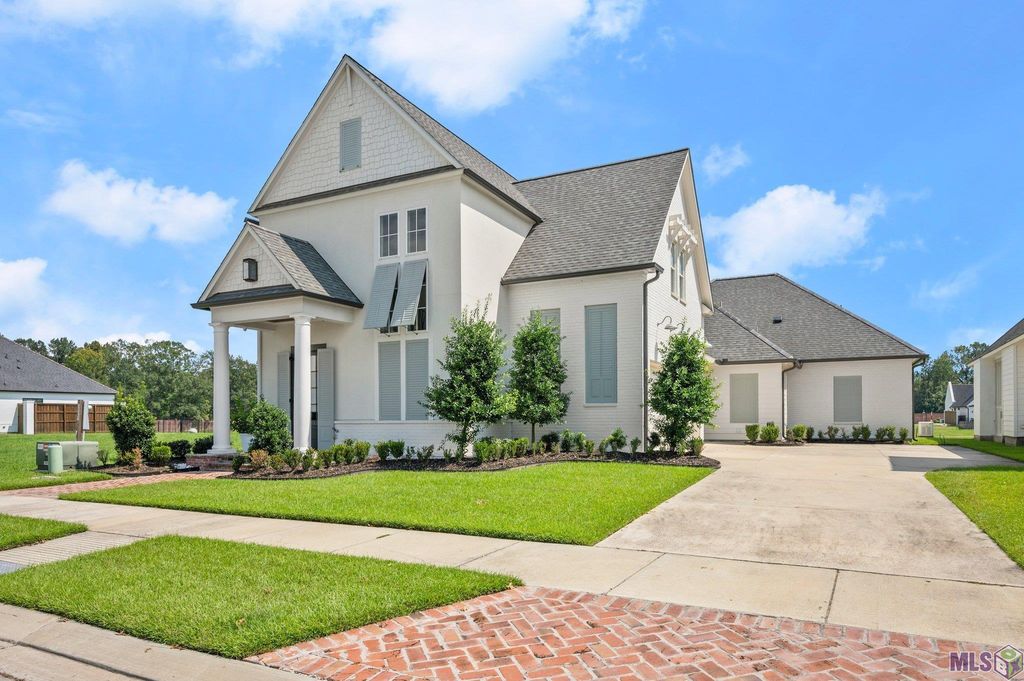 8343 Hattic St, Saint George, LA 70817