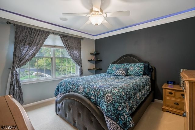 16 Manchur Ct, Raritan Twp., NJ 08822