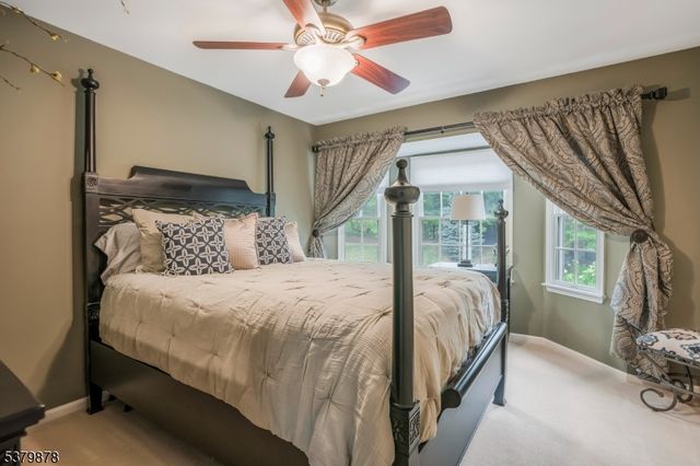 16 Manchur Ct, Raritan Twp., NJ 08822