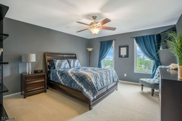 16 Manchur Ct, Raritan Twp., NJ 08822