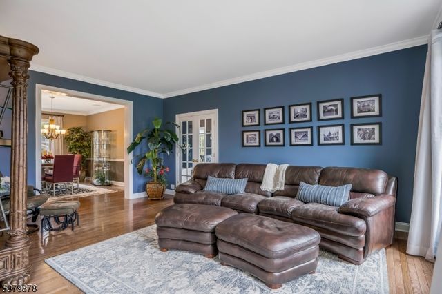 16 Manchur Ct, Raritan Twp., NJ 08822