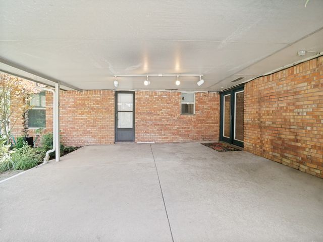 10216 Plummer Drive, Dallas, TX 75228