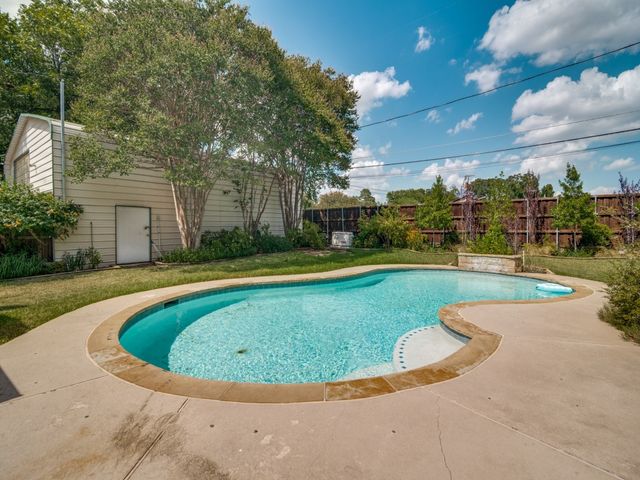 10216 Plummer Drive, Dallas, TX 75228