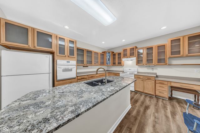 6605 Avila Way, Fishers, IN 46038