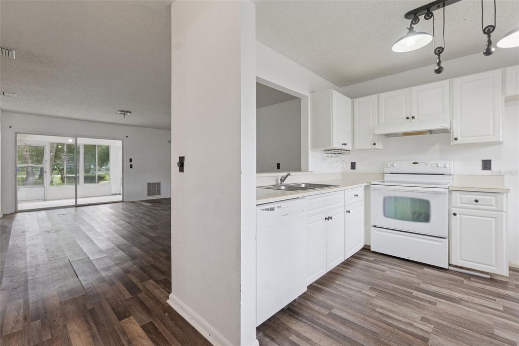 Image 4 of property listing at 71 KINGS COLONY COURT S, Palm Coast, FL 32137