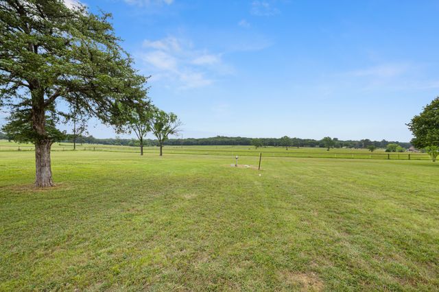 14293 S Farm to market 372, Valley View, TX 76272