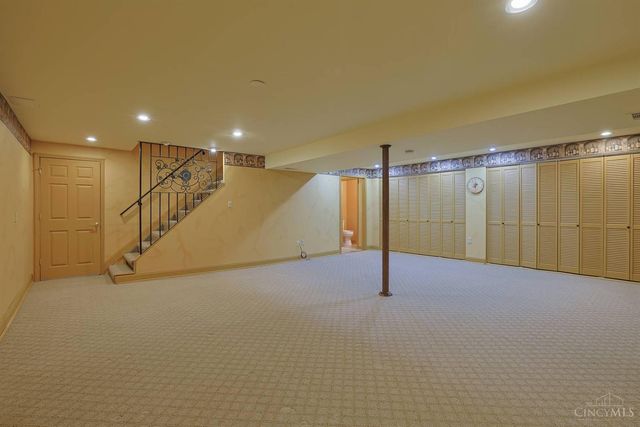 5571 Crestview Drive, Fairfield, OH 45014