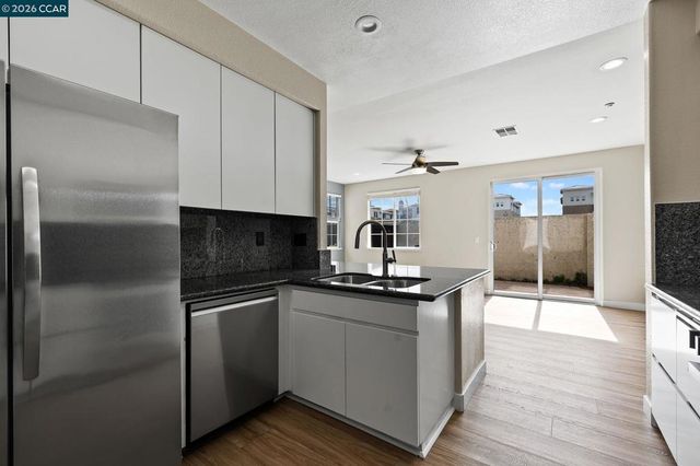 320 Jefferson Dr, Brentwood, CA 94513