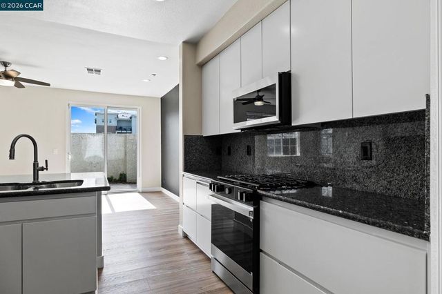 320 Jefferson Dr, Brentwood, CA 94513