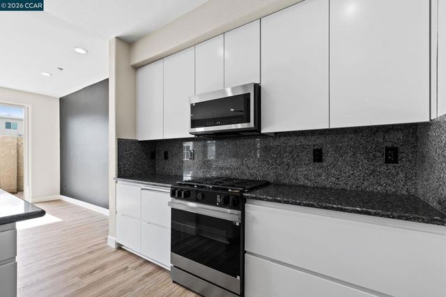 320 Jefferson Dr, Brentwood, CA 94513