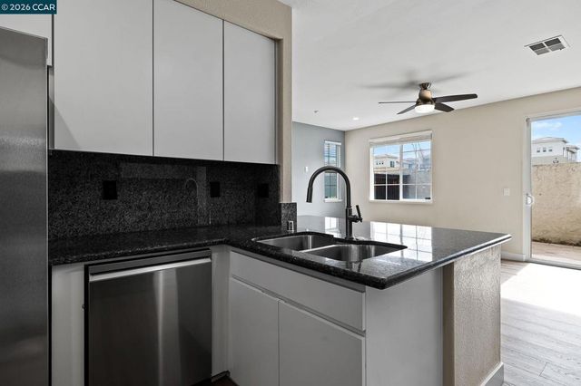 320 Jefferson Dr, Brentwood, CA 94513