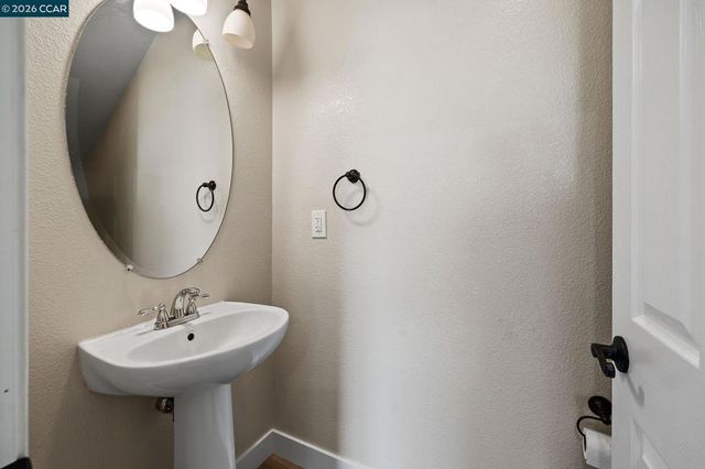 320 Jefferson Dr, Brentwood, CA 94513