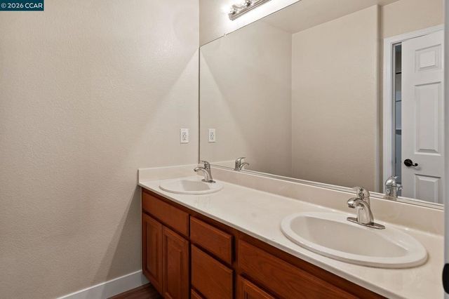 320 Jefferson Dr, Brentwood, CA 94513