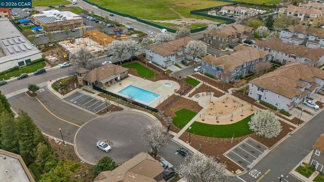 320 Jefferson Dr, Brentwood, CA 94513