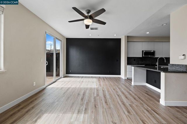 320 Jefferson Dr, Brentwood, CA 94513