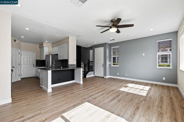 320 Jefferson Dr, Brentwood, CA 94513