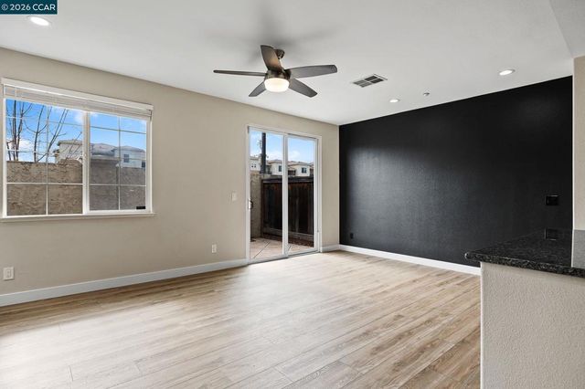 320 Jefferson Dr, Brentwood, CA 94513