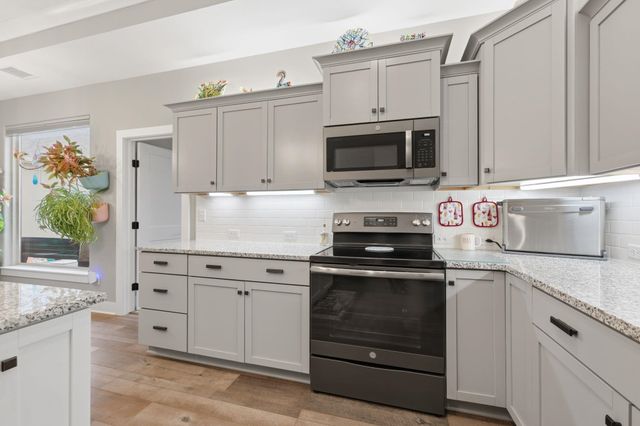 3937 N Solano Ct, Wichita, KS 67205