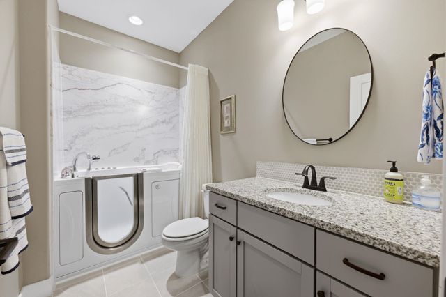 3937 N Solano Ct, Wichita, KS 67205