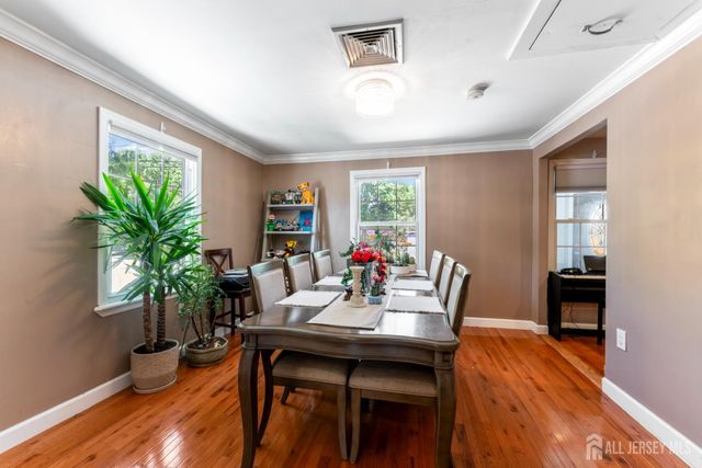 3 Minnisink Avenue, Sayreville, NJ 08872