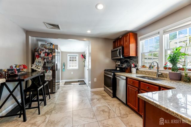 3 Minnisink Avenue, Sayreville, NJ 08872