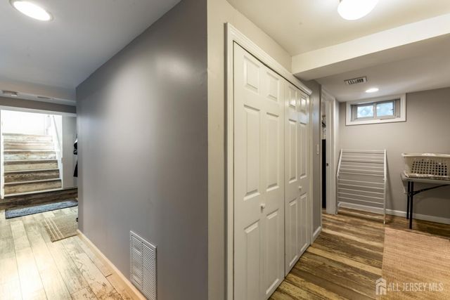 3 Minnisink Avenue, Sayreville, NJ 08872