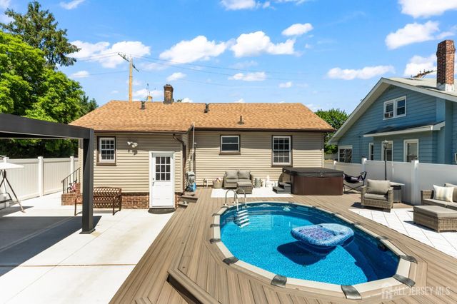 3 Minnisink Avenue, Sayreville, NJ 08872