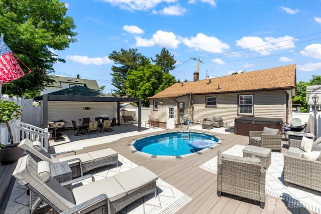 3 Minnisink Avenue, Sayreville, NJ 08872