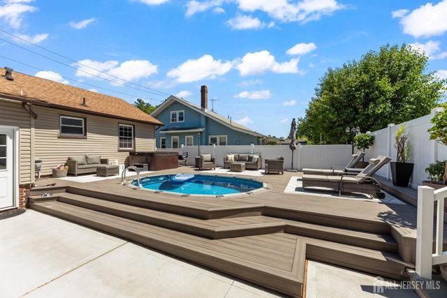 3 Minnisink Avenue, Sayreville, NJ 08872
