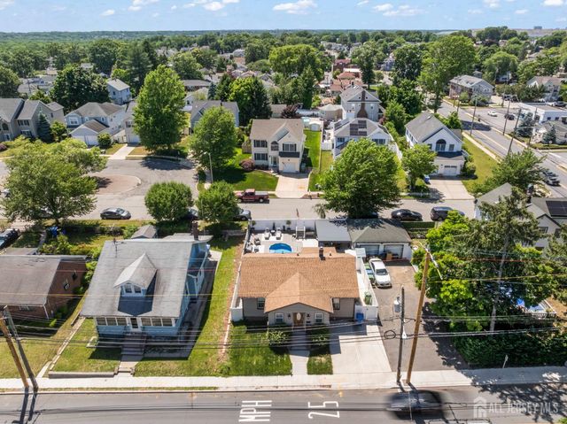 3 Minnisink Avenue, Sayreville, NJ 08872