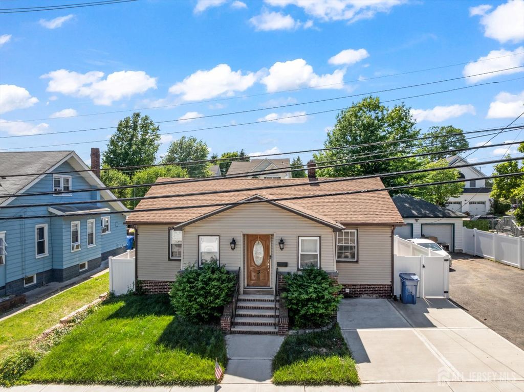 3 Minnisink Avenue, Sayreville, NJ 08872