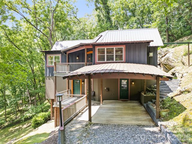 145 Hiaway Trail, Clyde, NC 28721